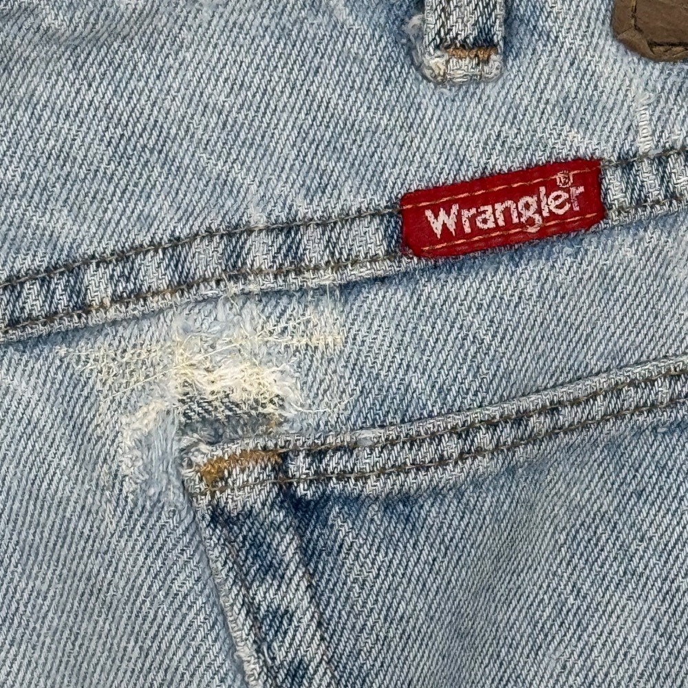 Wrangler Jeans Relaxed Fit Light Wash Denim Pants Distressed Mens Size 38x32 - Picture 3 of 9